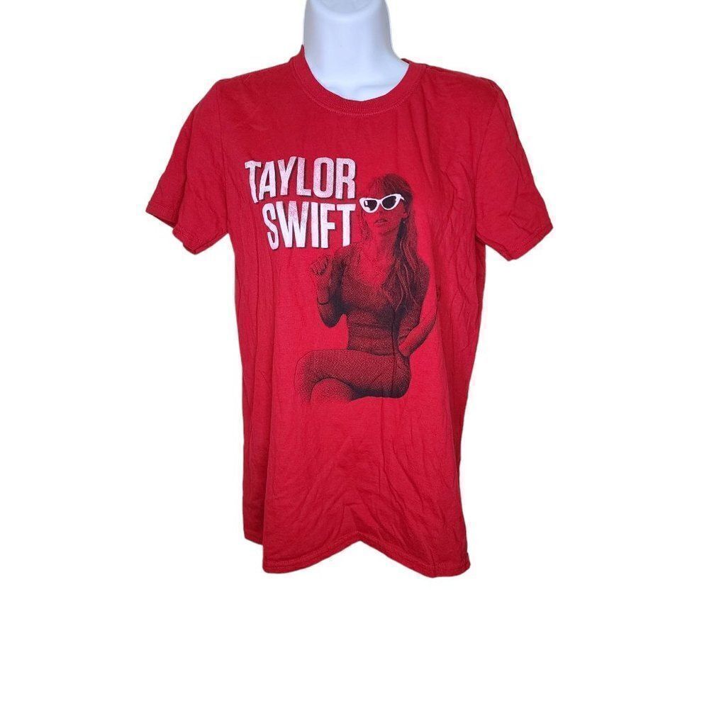 Taylor Swift Merch Tshirt Womens Size S Red Licensed Official 2012 Tour